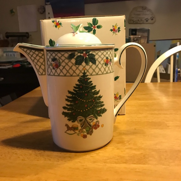 MIKASA COFFEE SERVER. CHRISTMAS STORY, collectible - Picture 5 of 6